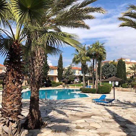 Beautiful Regina Gardens Apartment Paphos Exterior photo